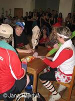 Obecní ples - život je hořký, bohudík